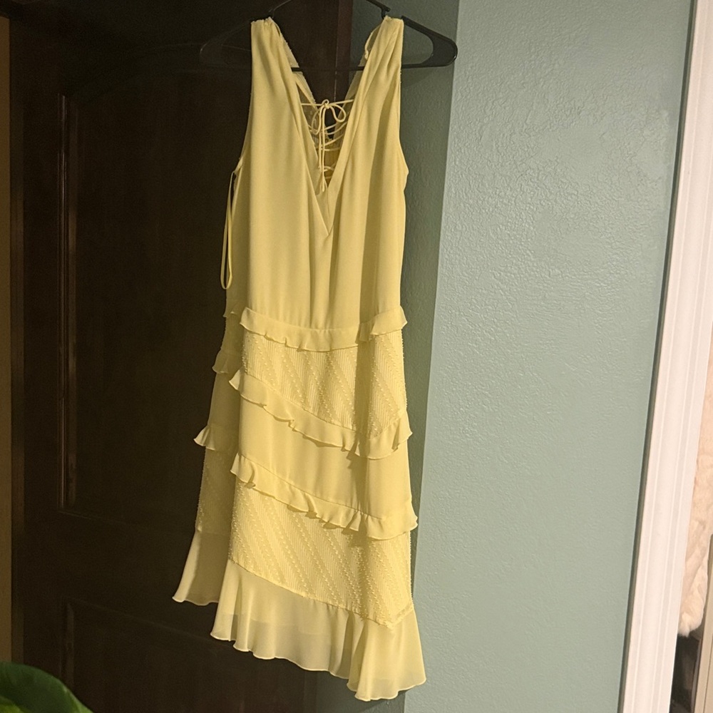 Elegant Yellow Sleeveless Dress